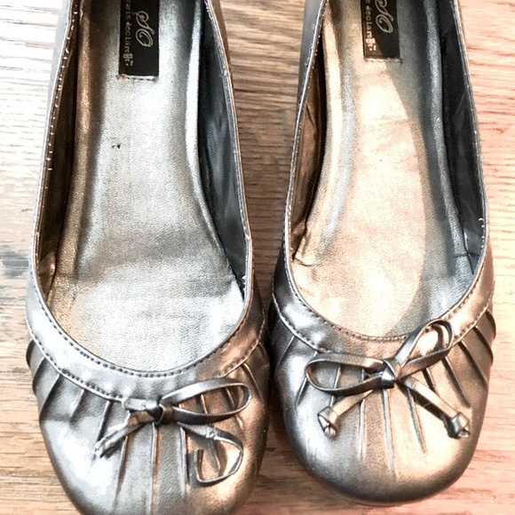 Pewter flats - Picture 5 of 8